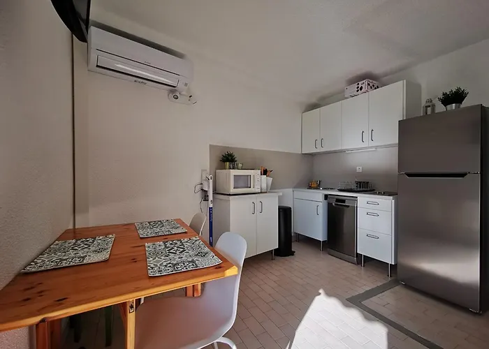 Apartment Pratique 4 Pers., Bord De Au Lavandou, Avec Parking Et Climatisation - Fr-1-803-89 Le Lavandou